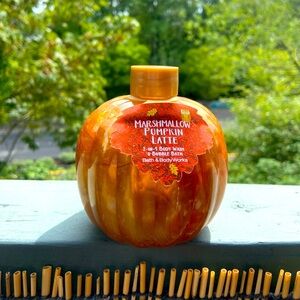 Bath & Body Works 2-in-1 Body Wash Bubble Bath| Marshmallow Pumpkin Latte| New